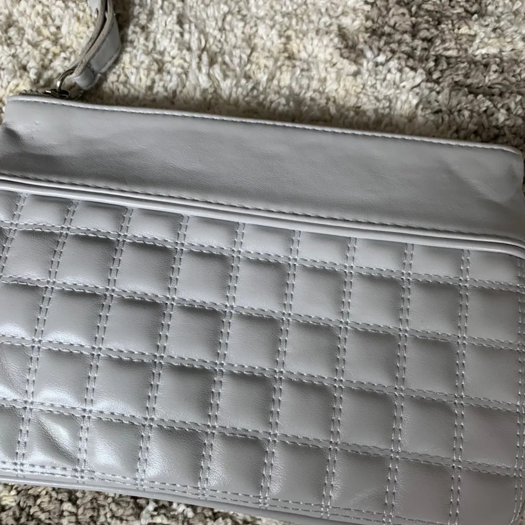 Light Grey Quilted Wristlet Clutch NWOT - Image 2