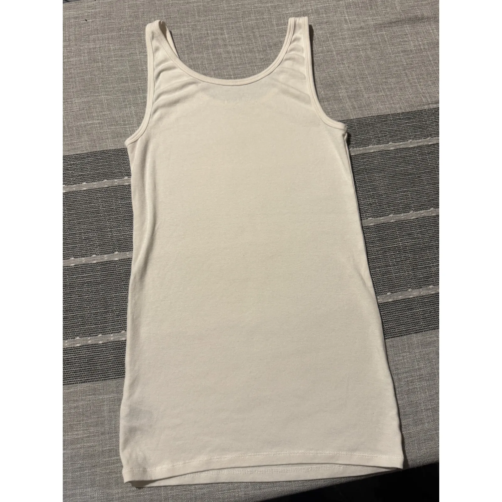 Merona Womens Basic Tank Top Cream Size M Sleeveless Scoop Neck Layering - Image 3