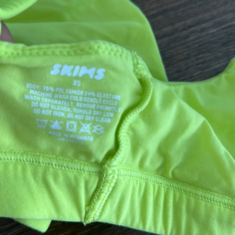 Skims Bright Neon Green Pull On Style Adjustable Strap Bralette Bra XS - Image 3