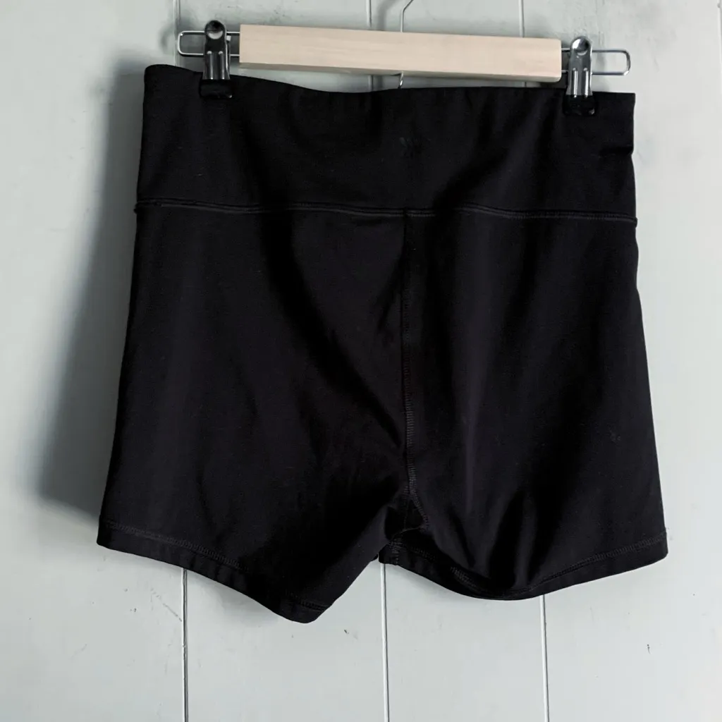 All In Motion Dynamic Flex High-Rise Short Bike Shorts M - Image 2