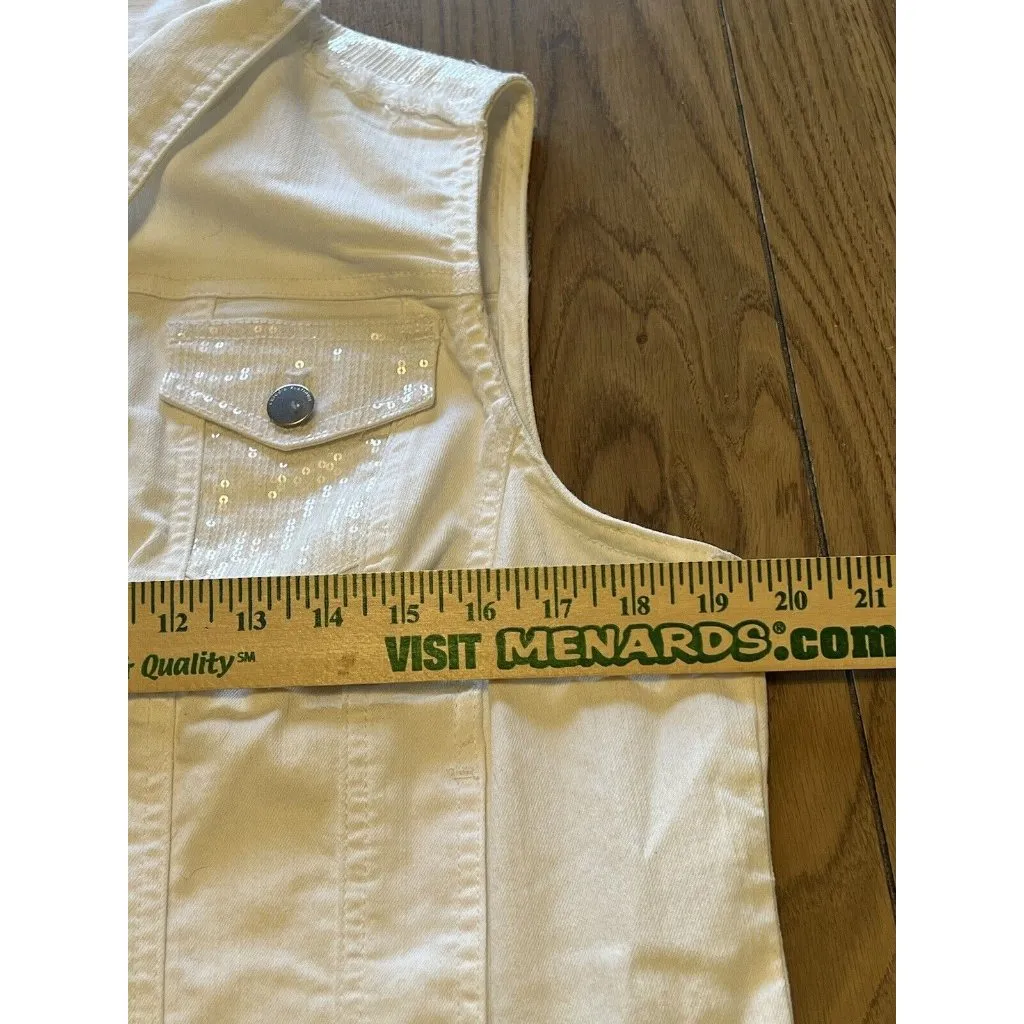 Chico's Platinum Optic White Sequin Frayed Fringe‎ Sleeveless Denim Vest Size 2 - Image 5