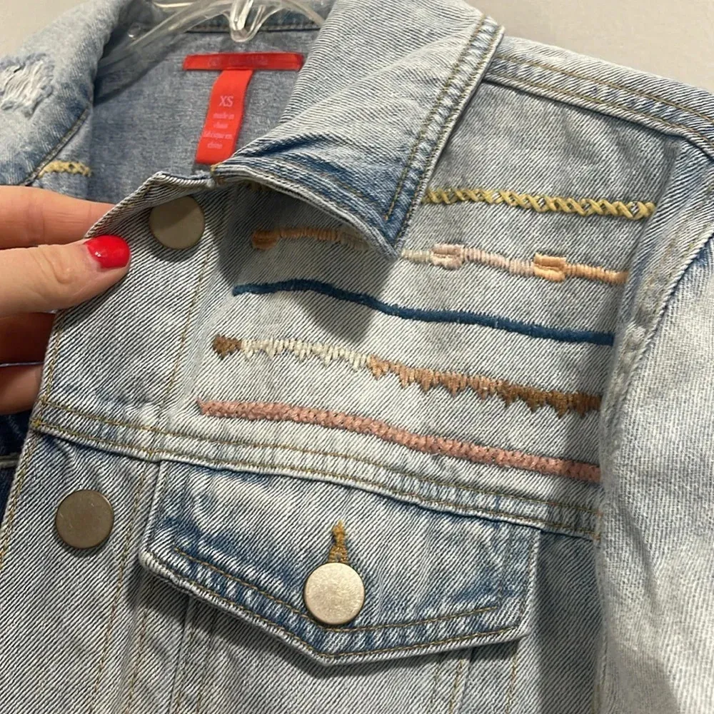 Chelsea & Violet Embroidered Distressed Denim Jacket oversized XS - Image 3