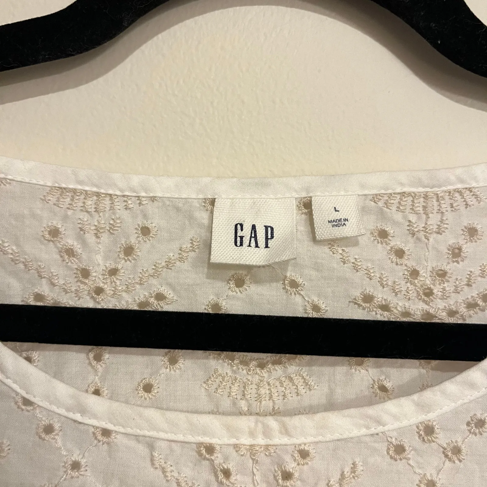 Gap Blouse Top Eyelet Lace Cream Scalloped Hem 100% Cotton Large Cottagecore - Image 4