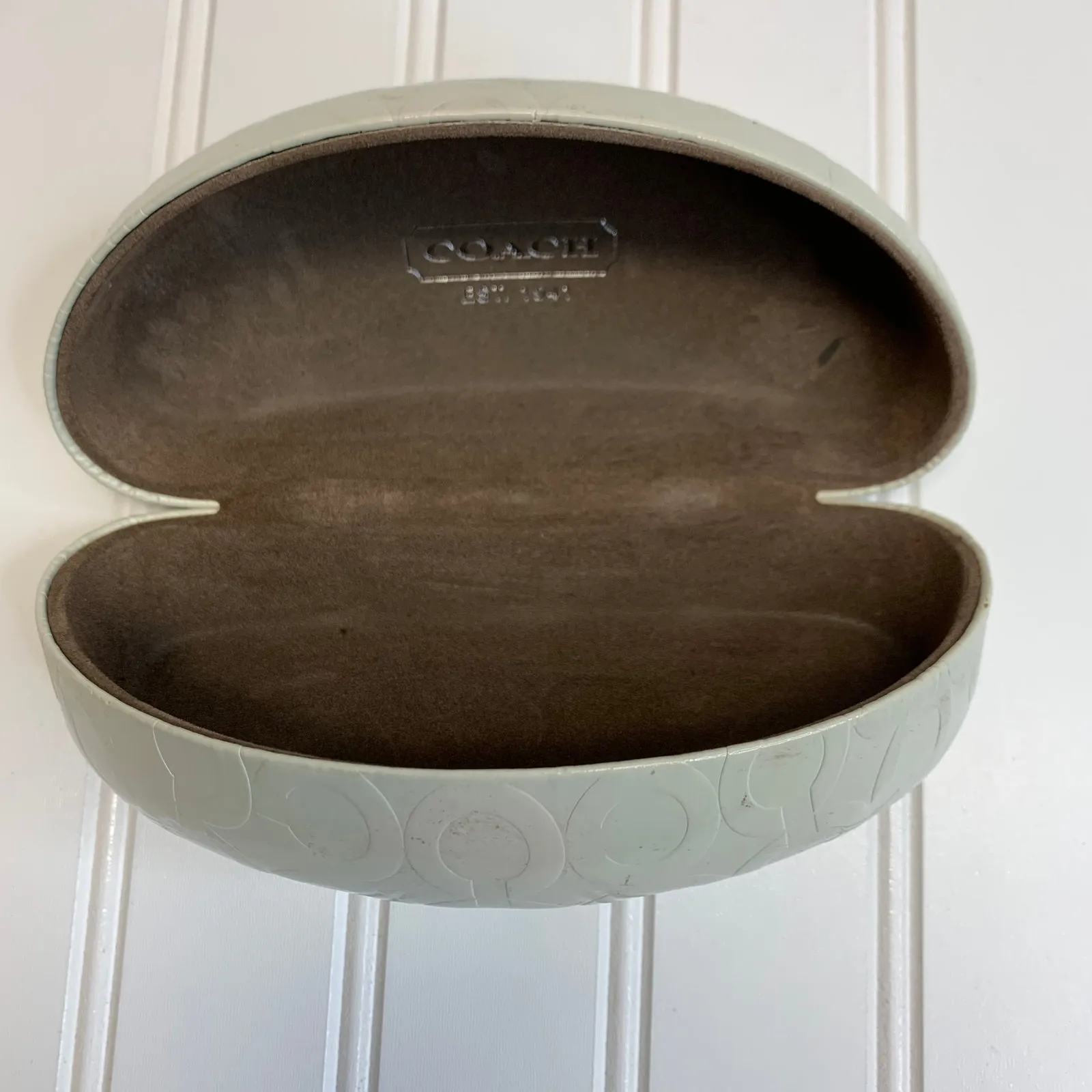 Coach C Logo Sunglass Case Cream Patent - Image 4