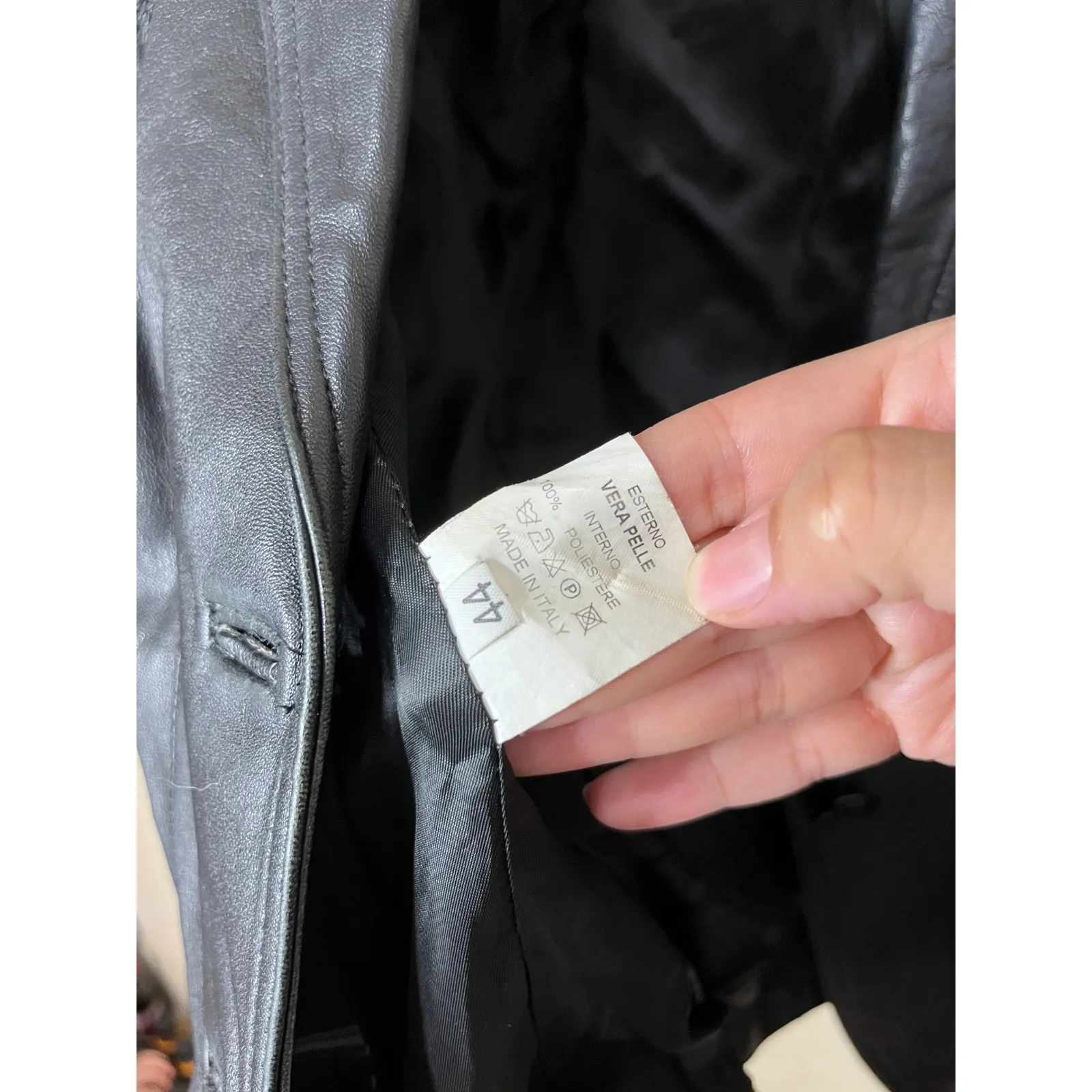 Vera Pelle Women's Black Leather Jacket Made in Italy Two Button Closure - Image 7