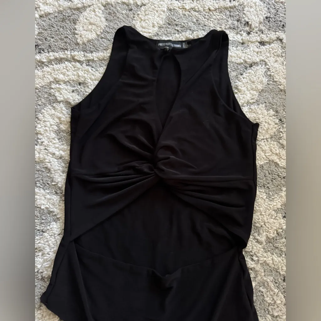 Pretty Little Thing Cut Out Body suit☀️ - Image 3