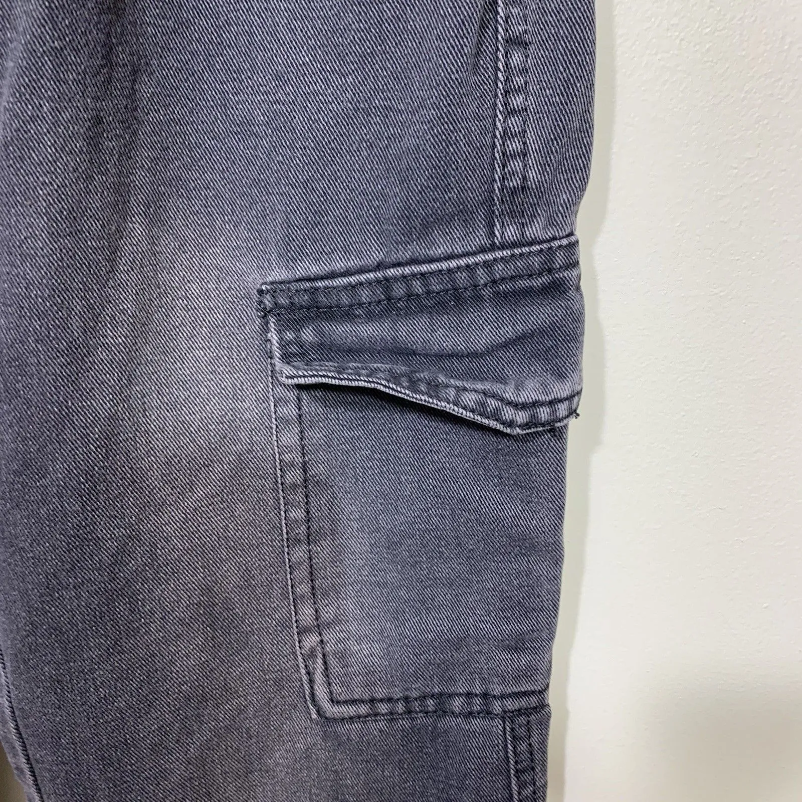 Women’s Black Cargo Flare Jeans Size Small Waist 28 Inseam 28 Utility Streetwear - Image 3