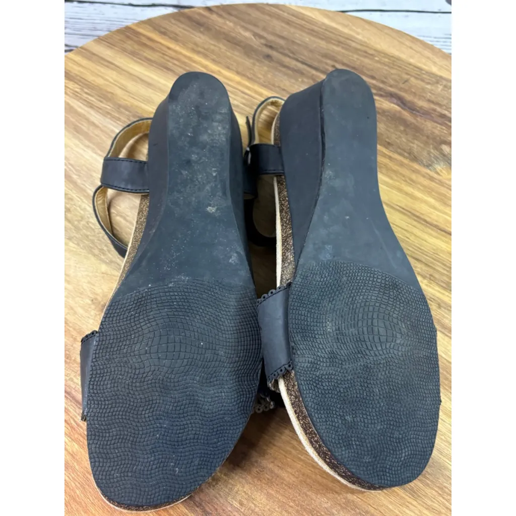 Women's AXXIOM Black Beige Wedge Sandals Size 9 - Image 6