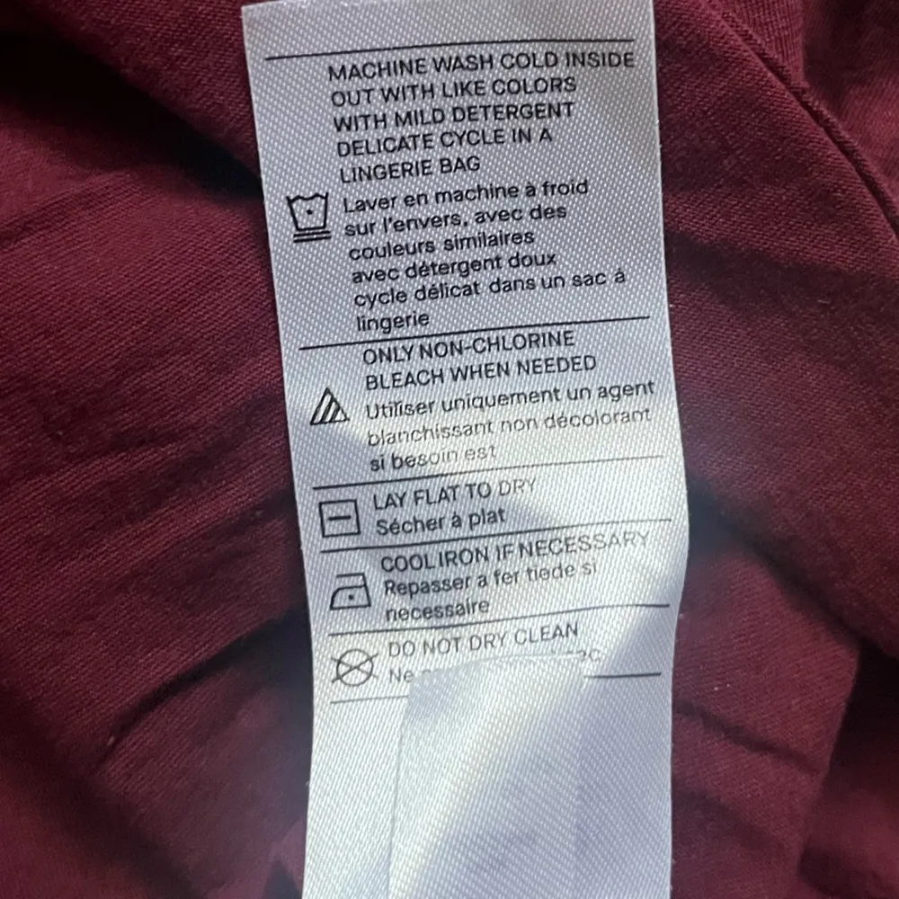 Vince. Wine Short Sleeve “Revealed” Graphic Baby Fitted Tee Shirt Size M - Image 5