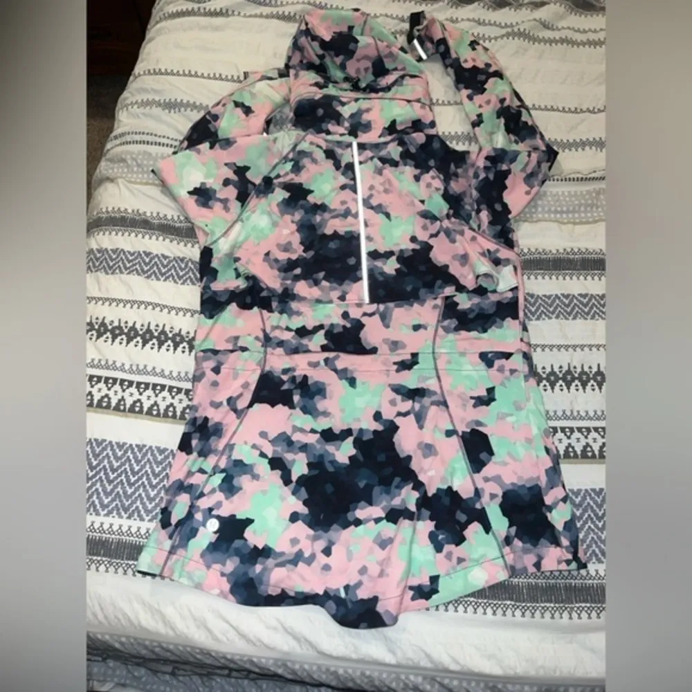 Lululemon Go The‎ Distance Jacket Clouded Dreams Multi Size 6 EUC super rare Green - Image 4