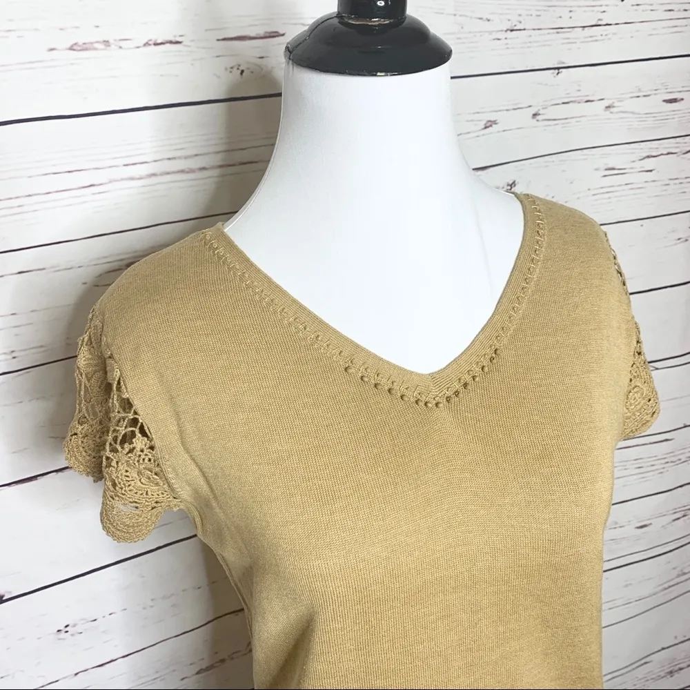 J. Jill Silk Blend Crochet Sleeve Beaded V Neck Top Size Small Tan Khaki Camel - Image 6