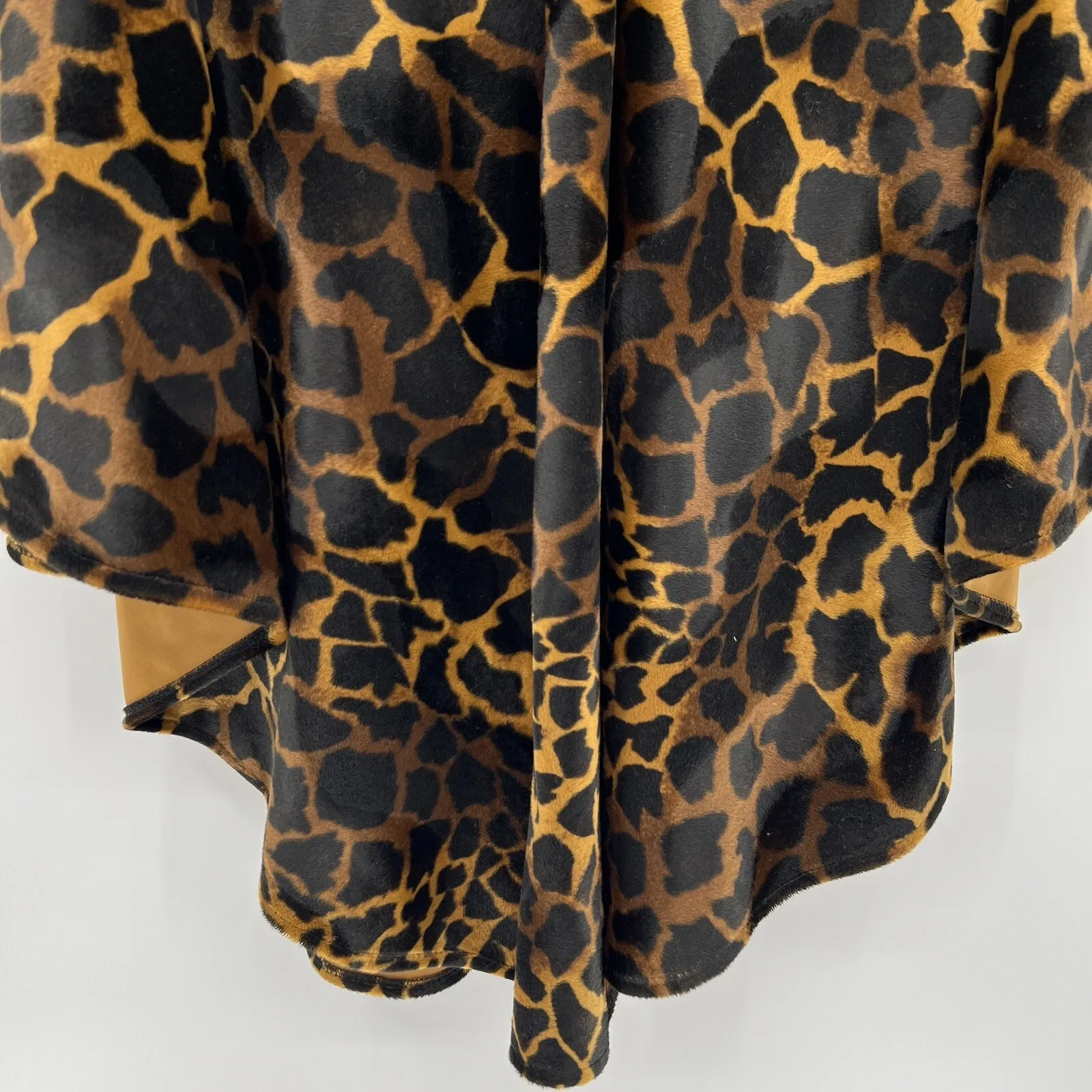 Kathleen Vintage 1980's Velour Poncho Cape Giraffe Mob Wife Fur Coat One Size‎ Brown Size L - Image 7