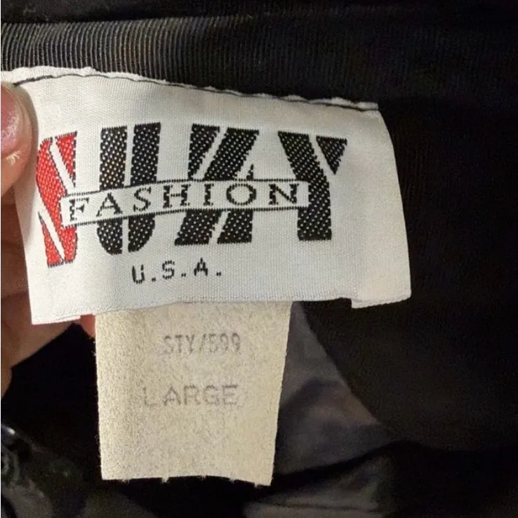 Black Button Down Shirt with Lace Detailing Size undefined - Image 3