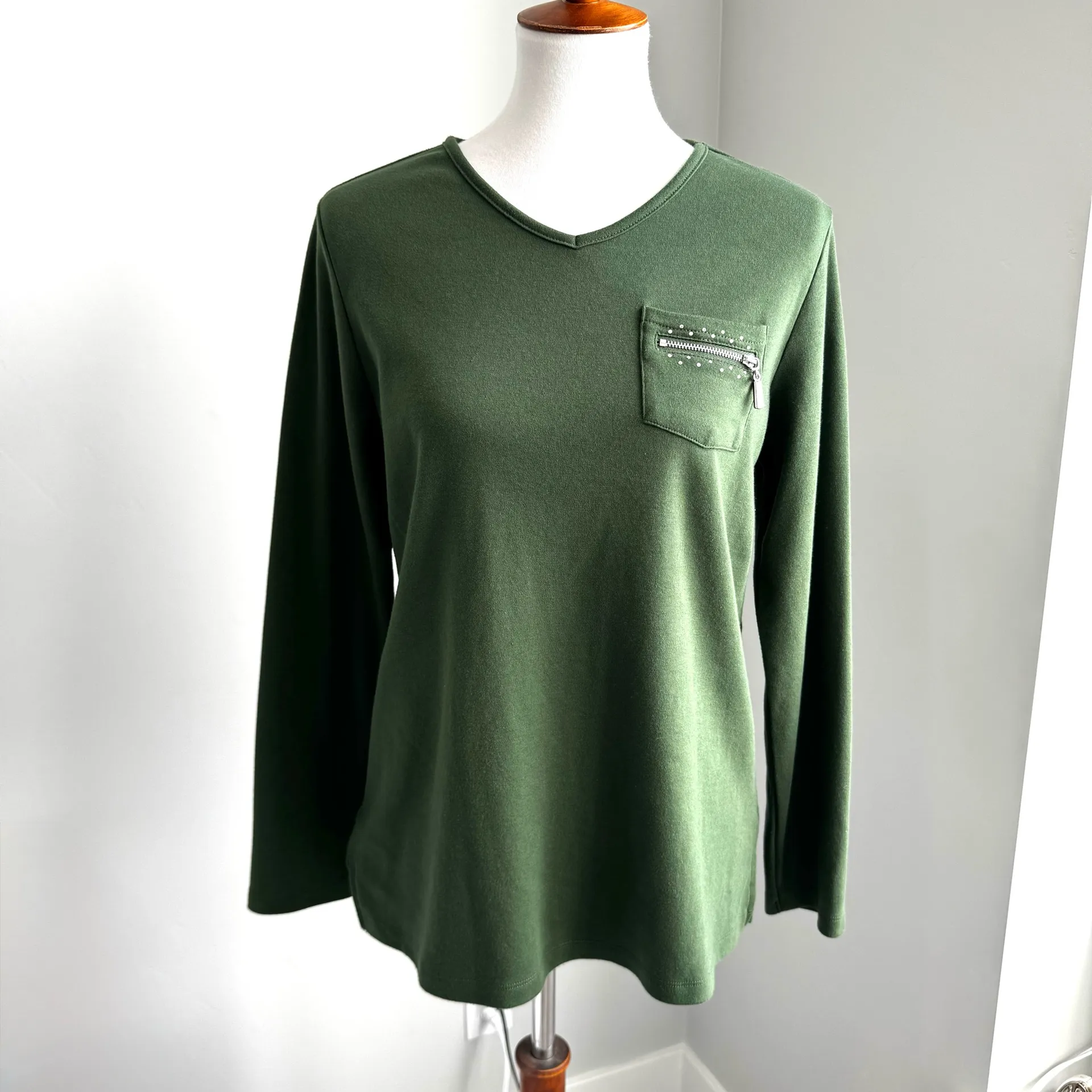 Quacker Factory Green Tee Shirt Long Sleeve Size Small - Image 5