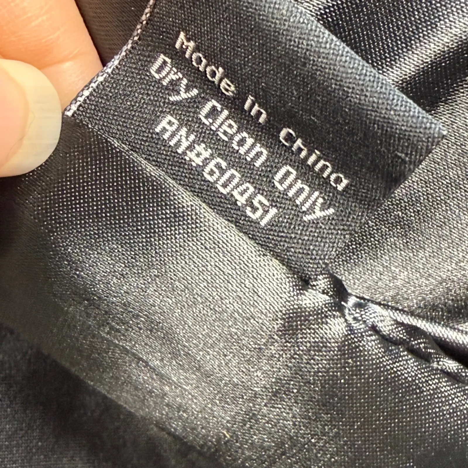 Saks Fifth Avenue genuine Rabbit Fur Vest Sleeveless Black Size S/M‎ NWOT - Image 7