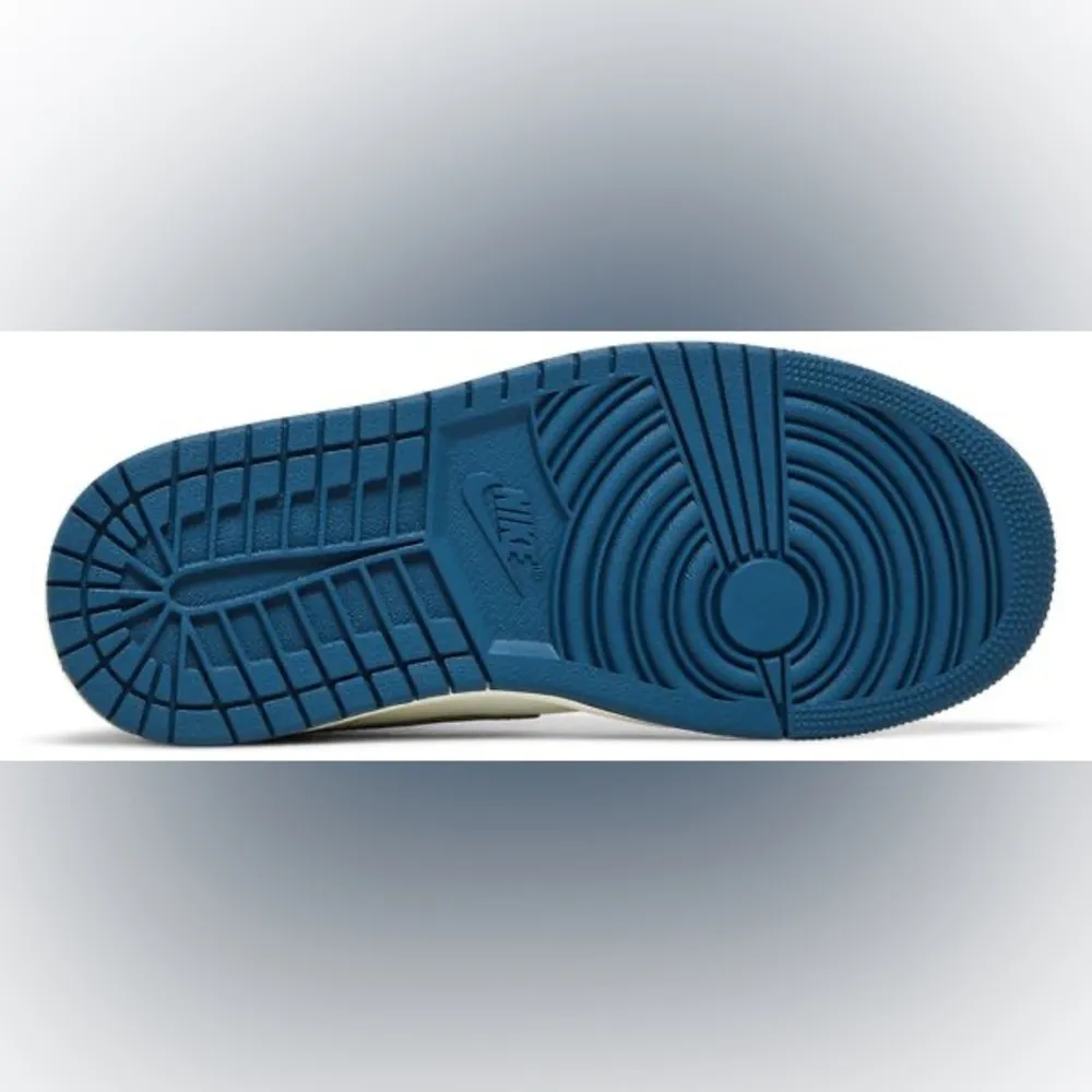 Women’s Nike Air Jordan 1 Mid Trainers
with original box 10.5 (retired style) - Image 8