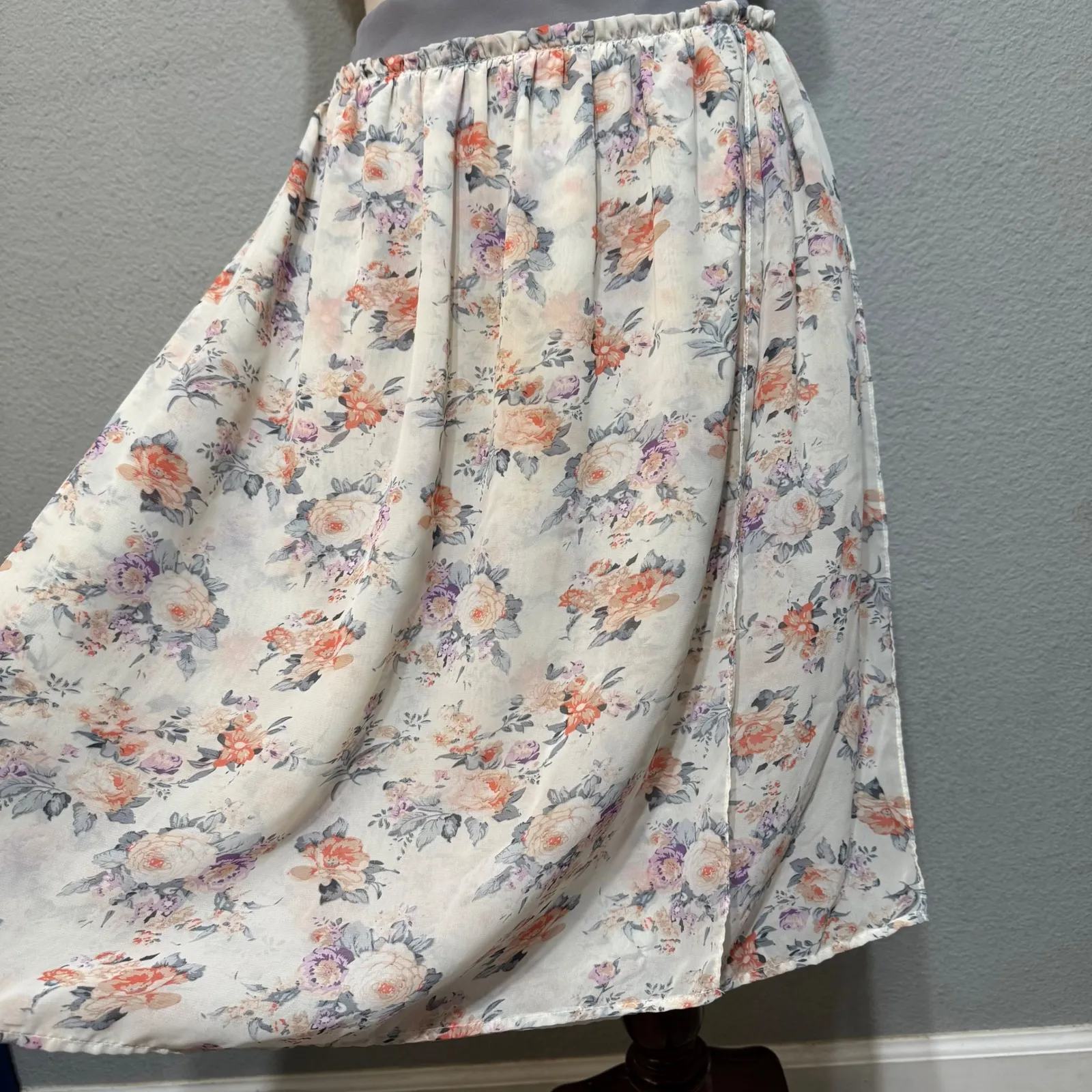 MIKAROSE Women Floral Chiffon Midi Skirt Gray Waistband Ruffle Hem Size M - Image 7