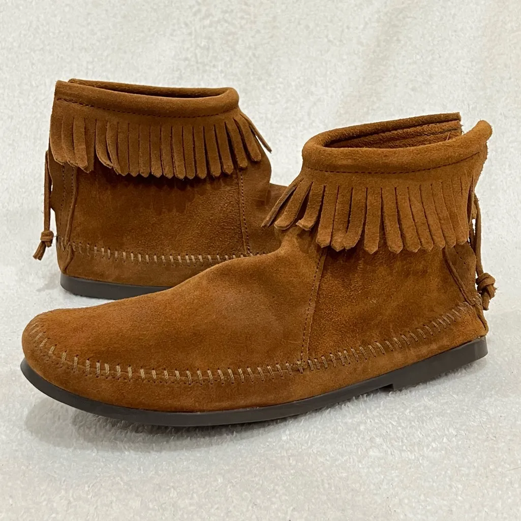 Minnetonka NWOT Brown Back Zip Hardsole Boot Size 8 - Image 3