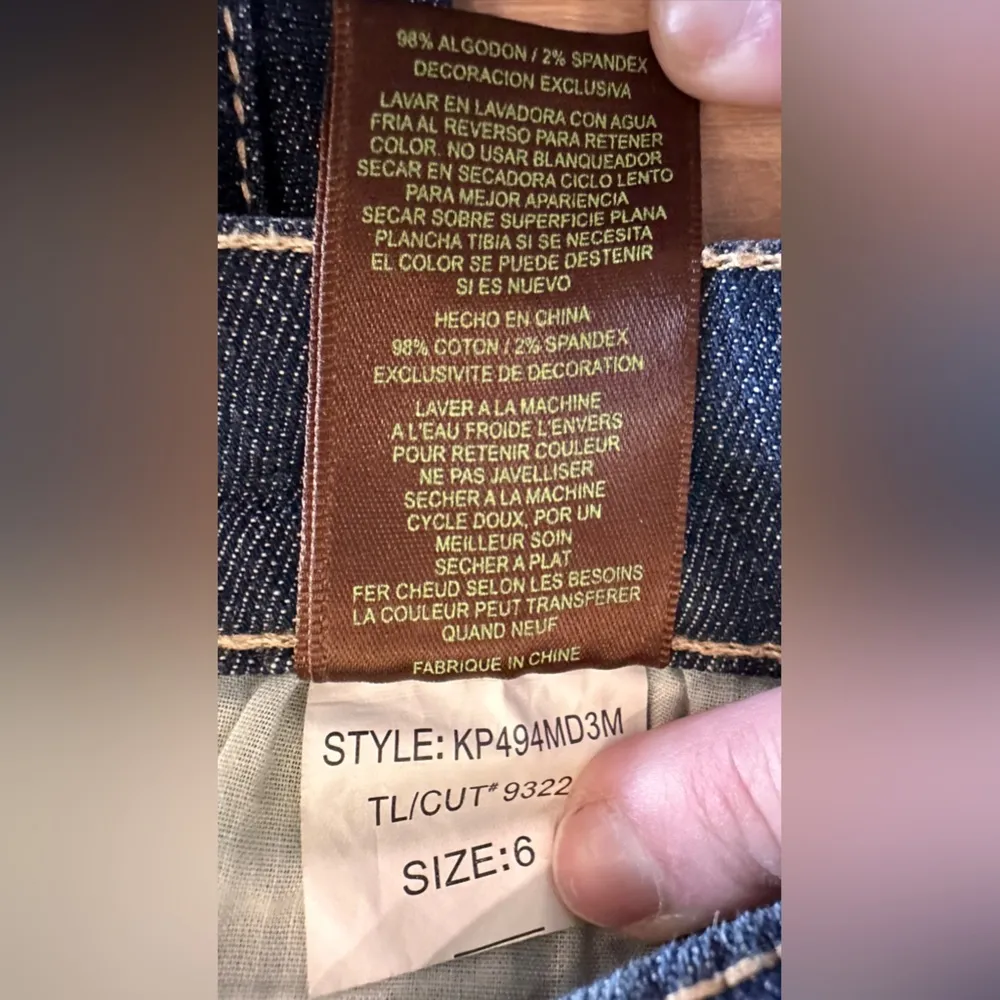 KUT from the Kloth Katy boyfriend dark wash denim size 6 - Image 4