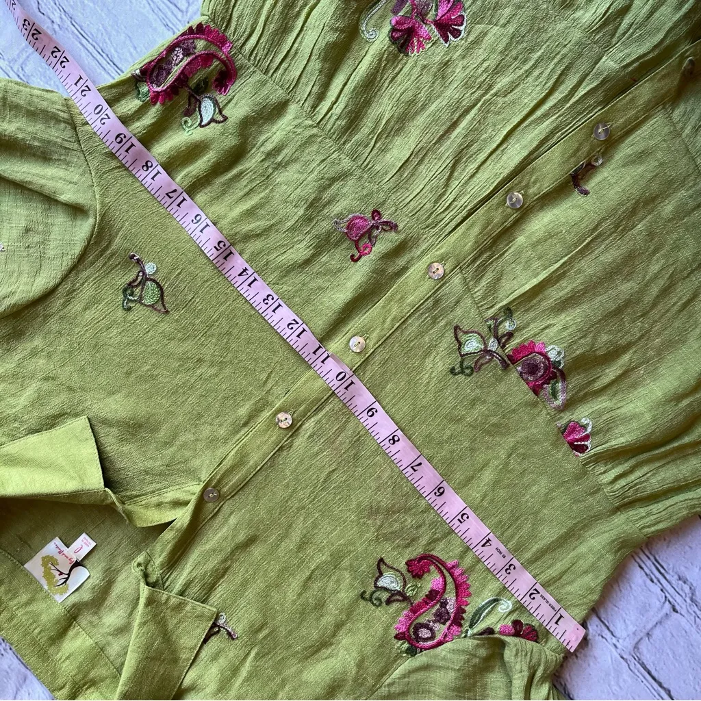 Fig & Flower Top Tiered Large Green Button Down Shirt Embroidered Floral Forrest - Image 4