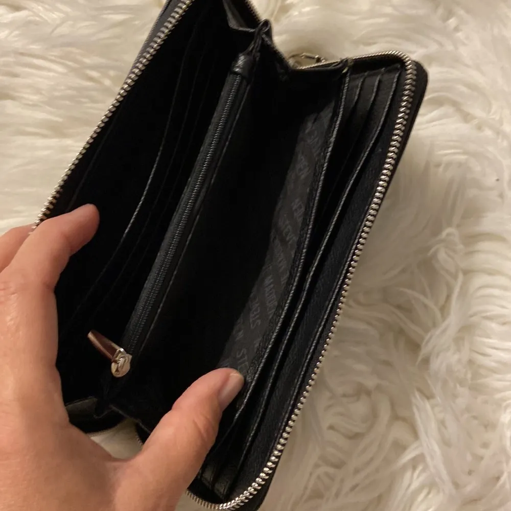 Steve Madden Wristlet size 8” long wide 5” excellent condition - Image 6