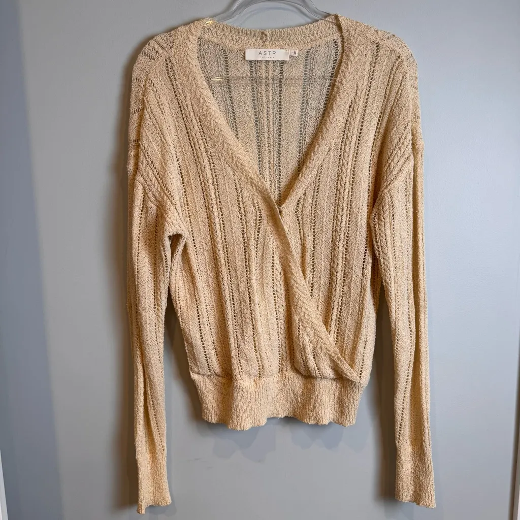 ASTR the label Pointelle Wrap Style Sweater Size L - Image 2