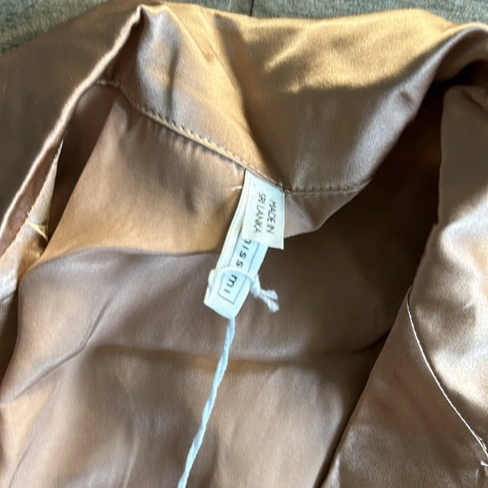 Intimissimi rose satin button front pajama top Size XS - Image 2