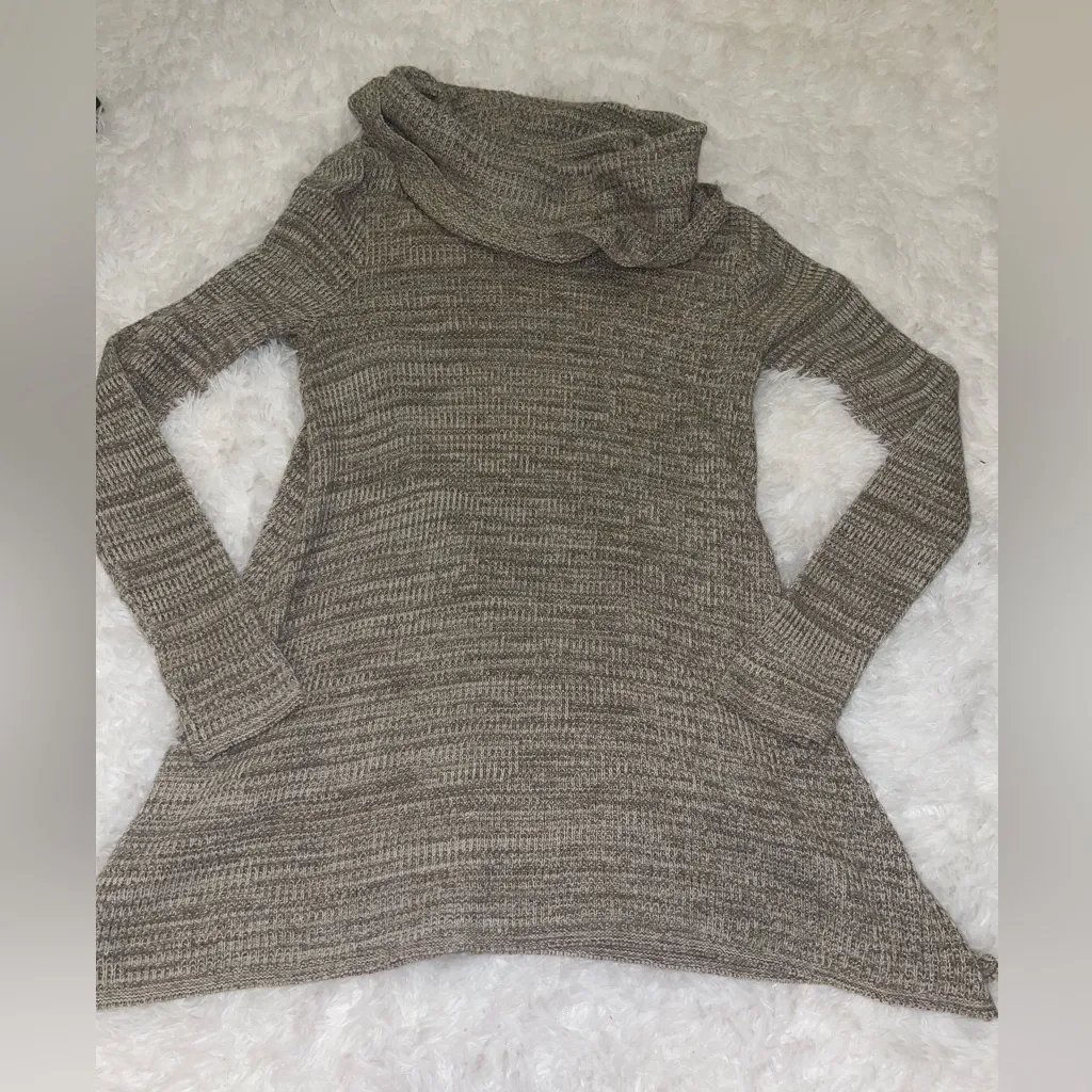 Eight Eight Eight tan turtleneck cowl neck tan long sweater woman’s small - Image 3