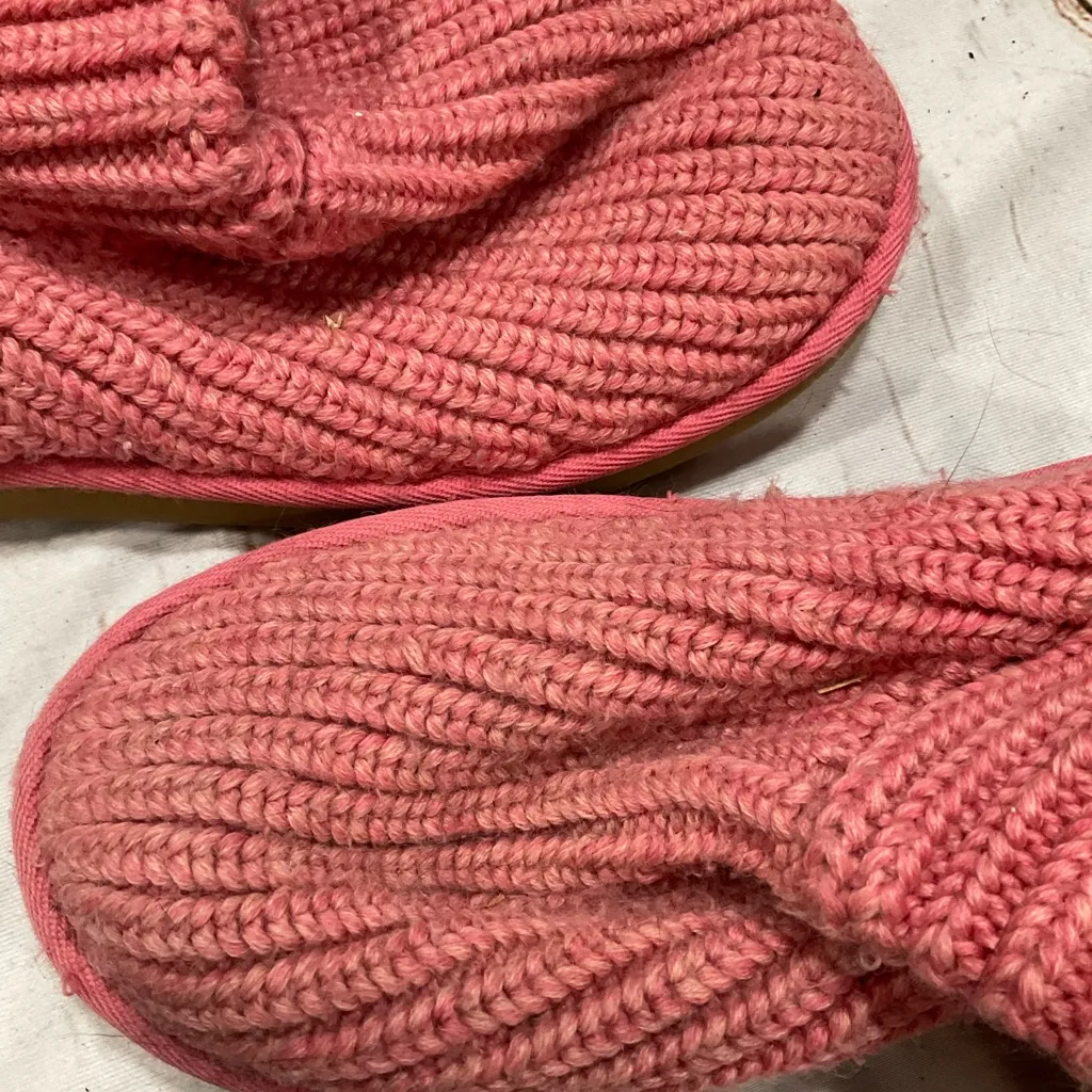 UGG AUSTRALIA CLASSIC CARDY KNIT SWEATER PINK WOVEN BUTTON BOOTS - Image 8