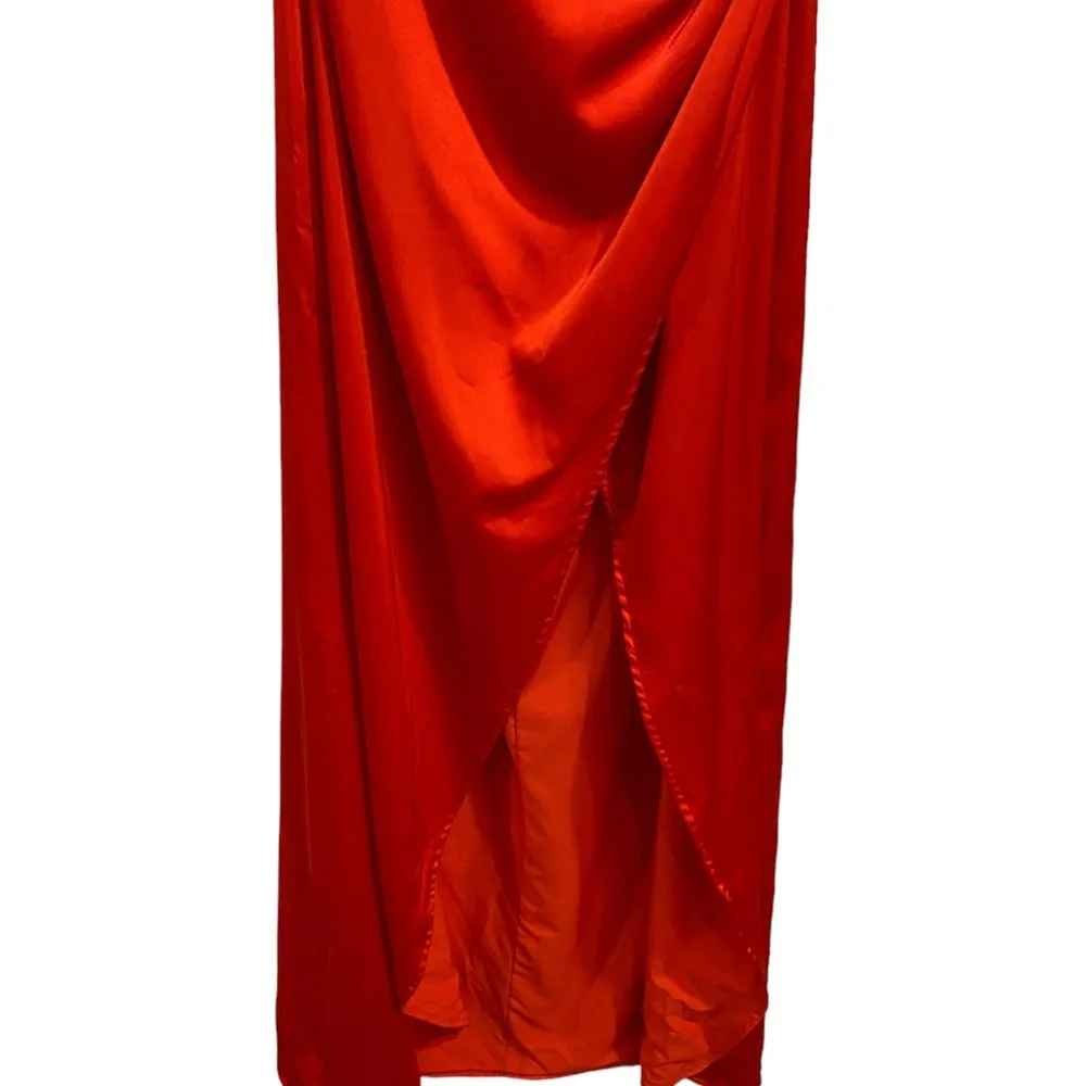 superdown Red Satin Loren Strapless Maxi Gown Sz M NWT - Image 5