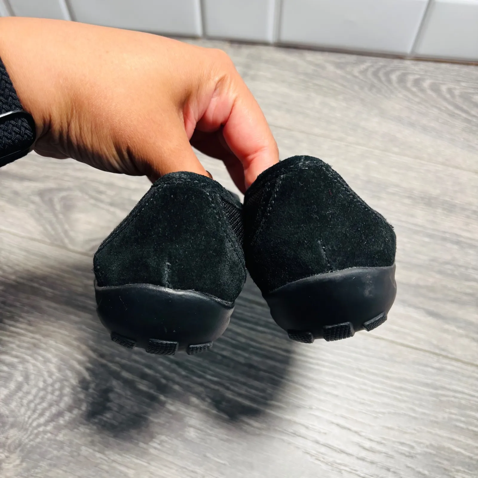 Natural Soul Casual Womens Falton Shoe Sip on Black Suede Size 9M - Image 4