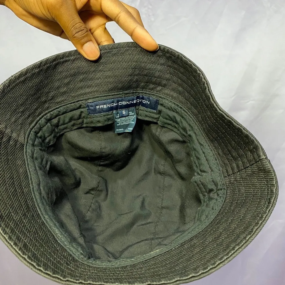 French Connection All Black Ribbed bucket hat - Image 3