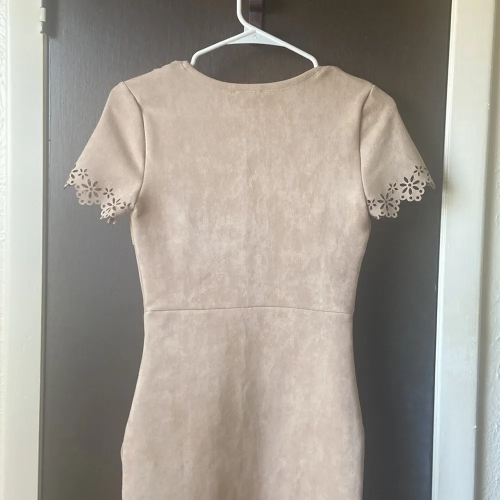 A’gaci taupe midi dress - Image 9