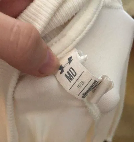 White zip up jacket long sleeve never worn  - Image 4