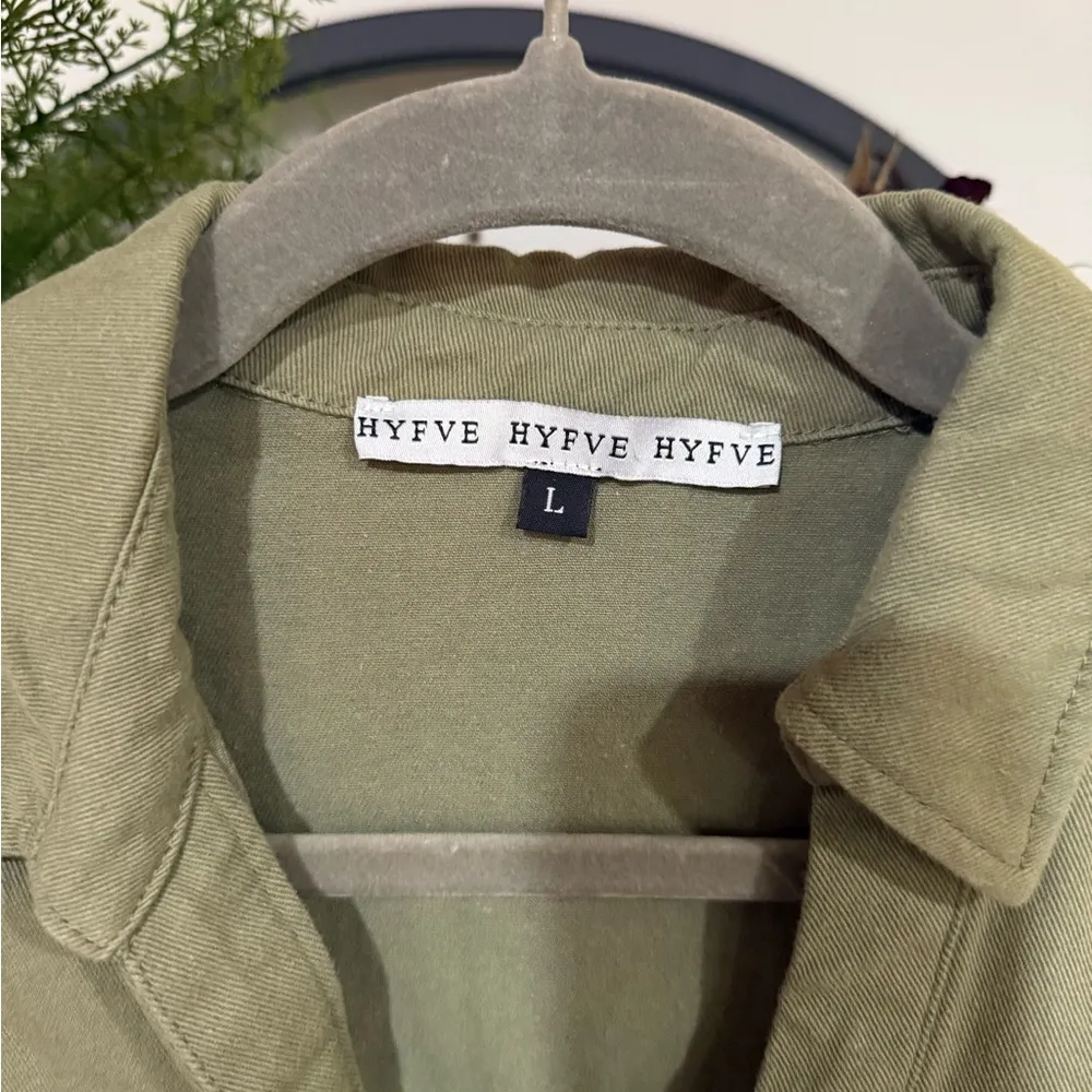 HYFVE Green Button Down Tiered Tunic thick like a jacket size large - Image 3