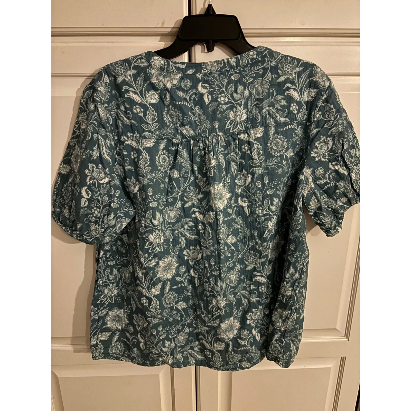 Wonderly Women's XL Blue Floral Print‎ Short Sleeve Button Up Blouse Top - Image 4