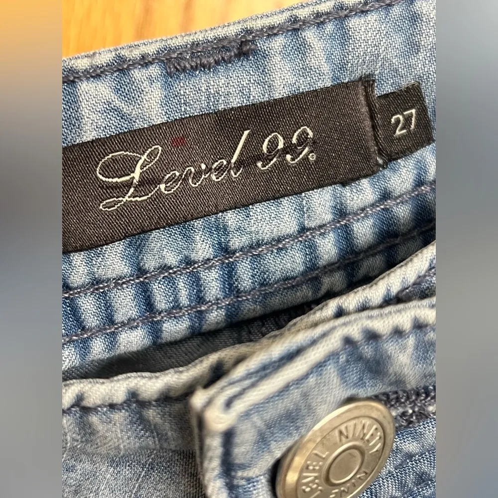 Level 99 Anthropologie light wash - Image 4