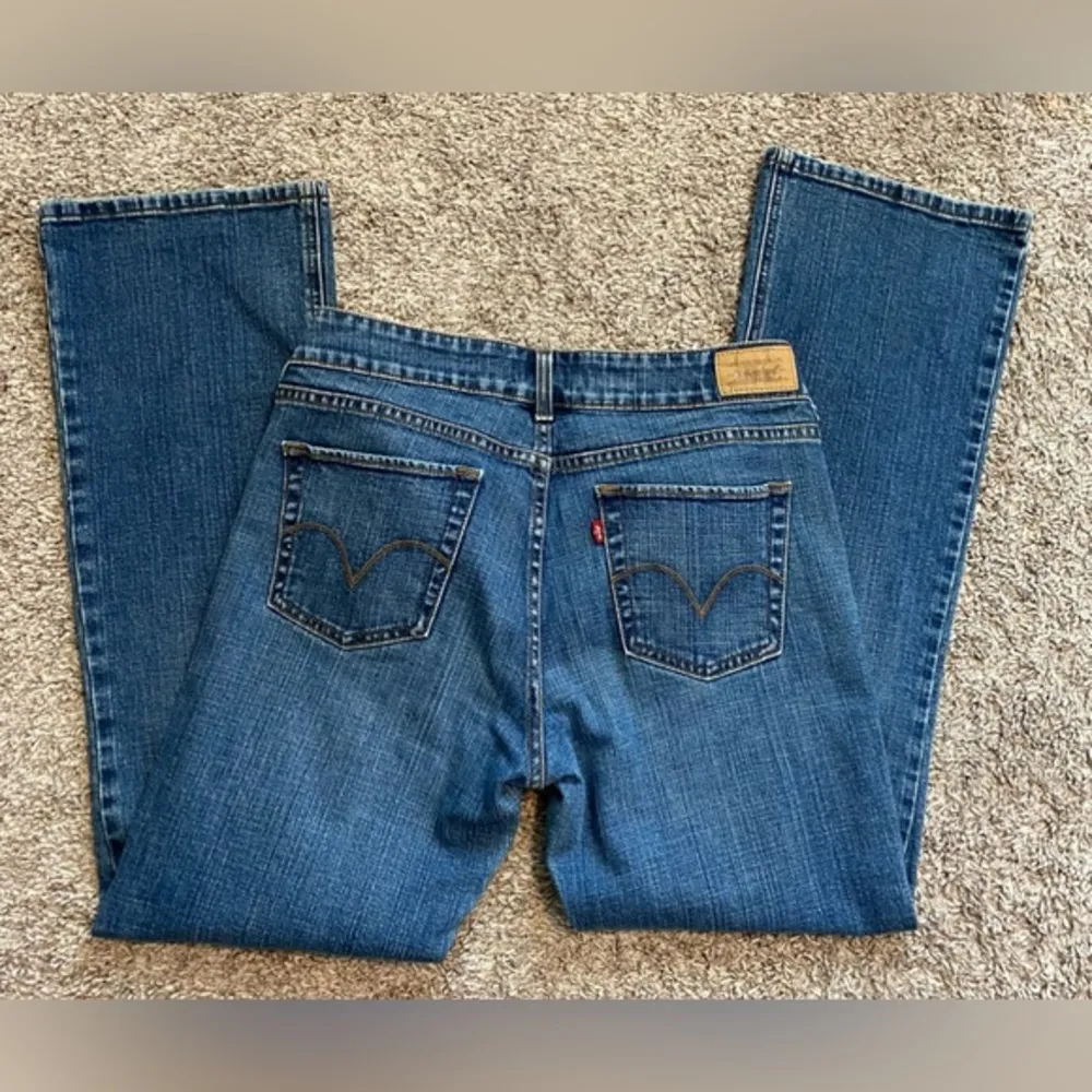 Levi’s Women’s Jeans Genuinely Crafted slender boot cut 526 Size‎ 8 - Image 5