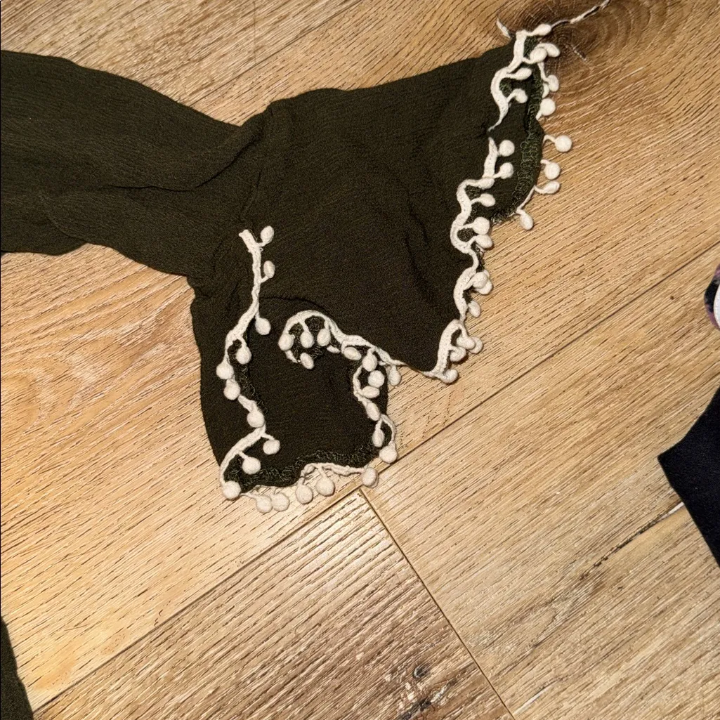 Olive Green Lace Trim Women's Top Size L - Image 4