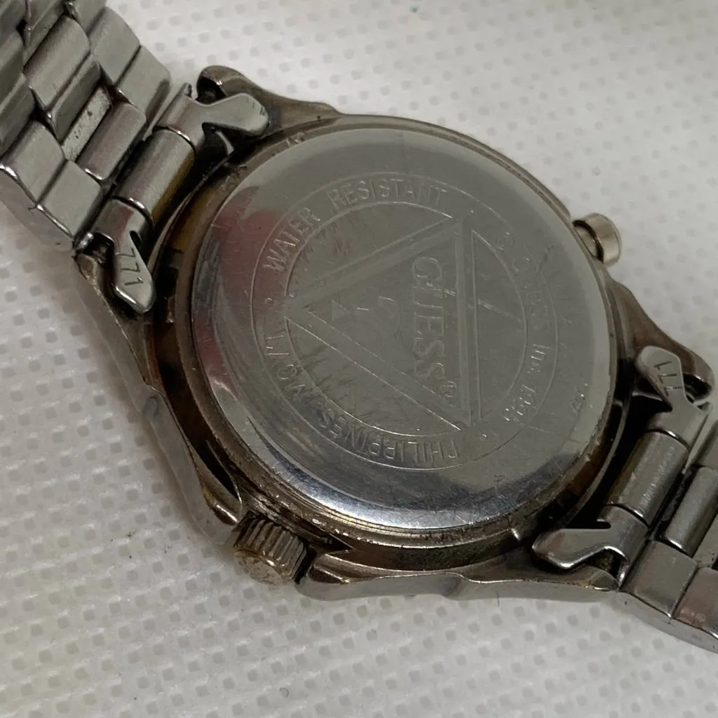 Vintage Guess indiglo light up women watch two tone 26mm up to 6.5” running - Image 7