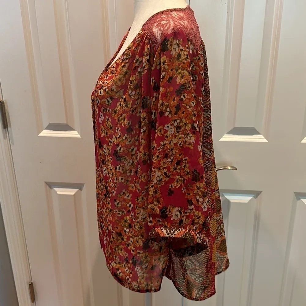 Fig and Flower Anthropology floral & reptile print top with lace accents large Orange - Image 4