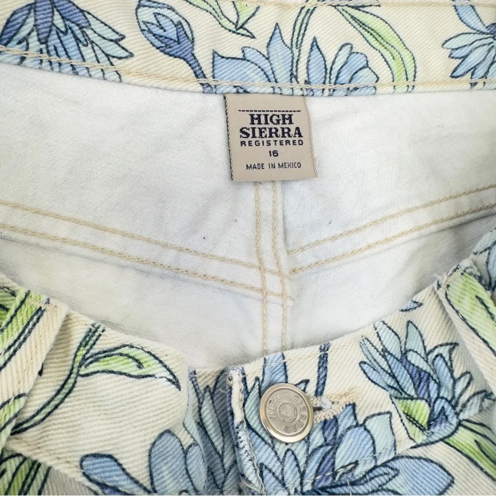 Vintage 90s High Sierra Denim Floral Shorts 32" High Rise 100% Cotton Indie Boho - Image 5