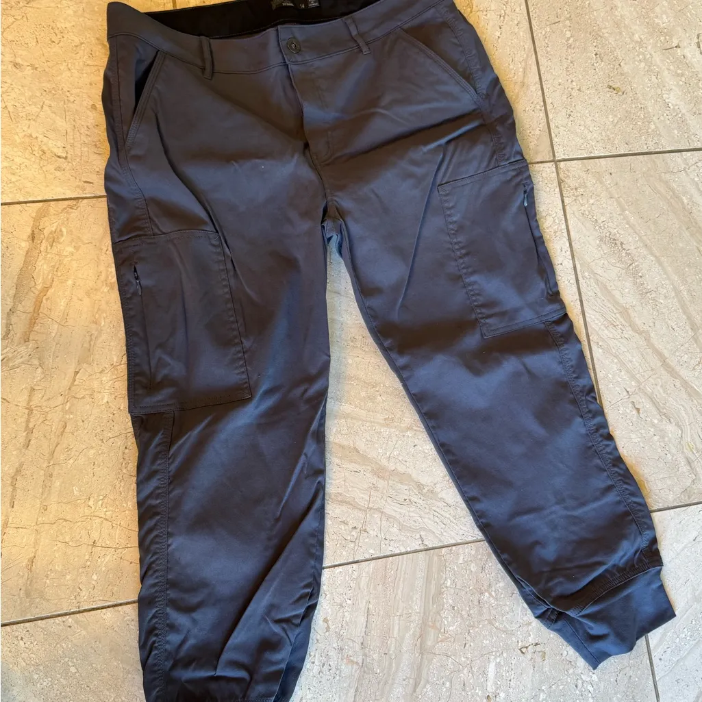 Prana dark grey sky canyon tech jogger Pants size 14 NWOT - Image 6