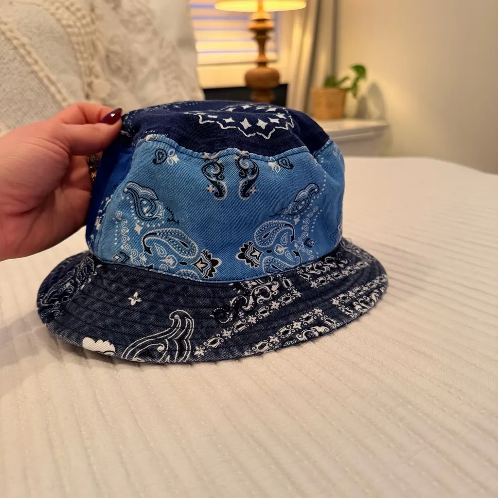 Urban Outfitters Washed Paisley Blue Patchwork Bucket Hat 100% Cotton One Size - Image 2