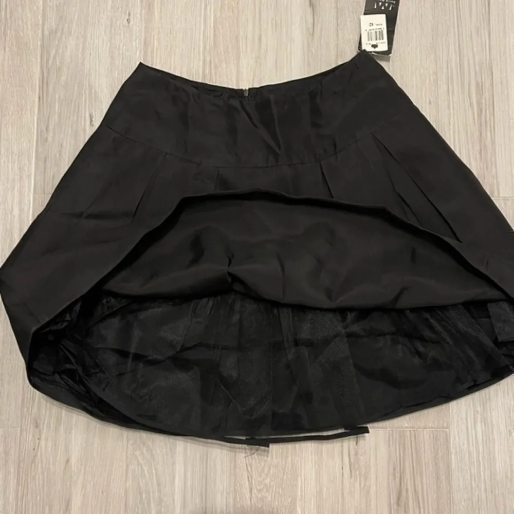 Puff Mini Skirt - Image 6