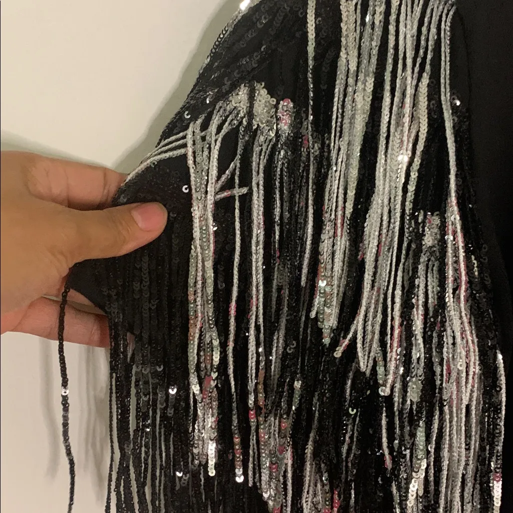 Elegant Black Tee with Silver Fringe Accents Size M - Image 2