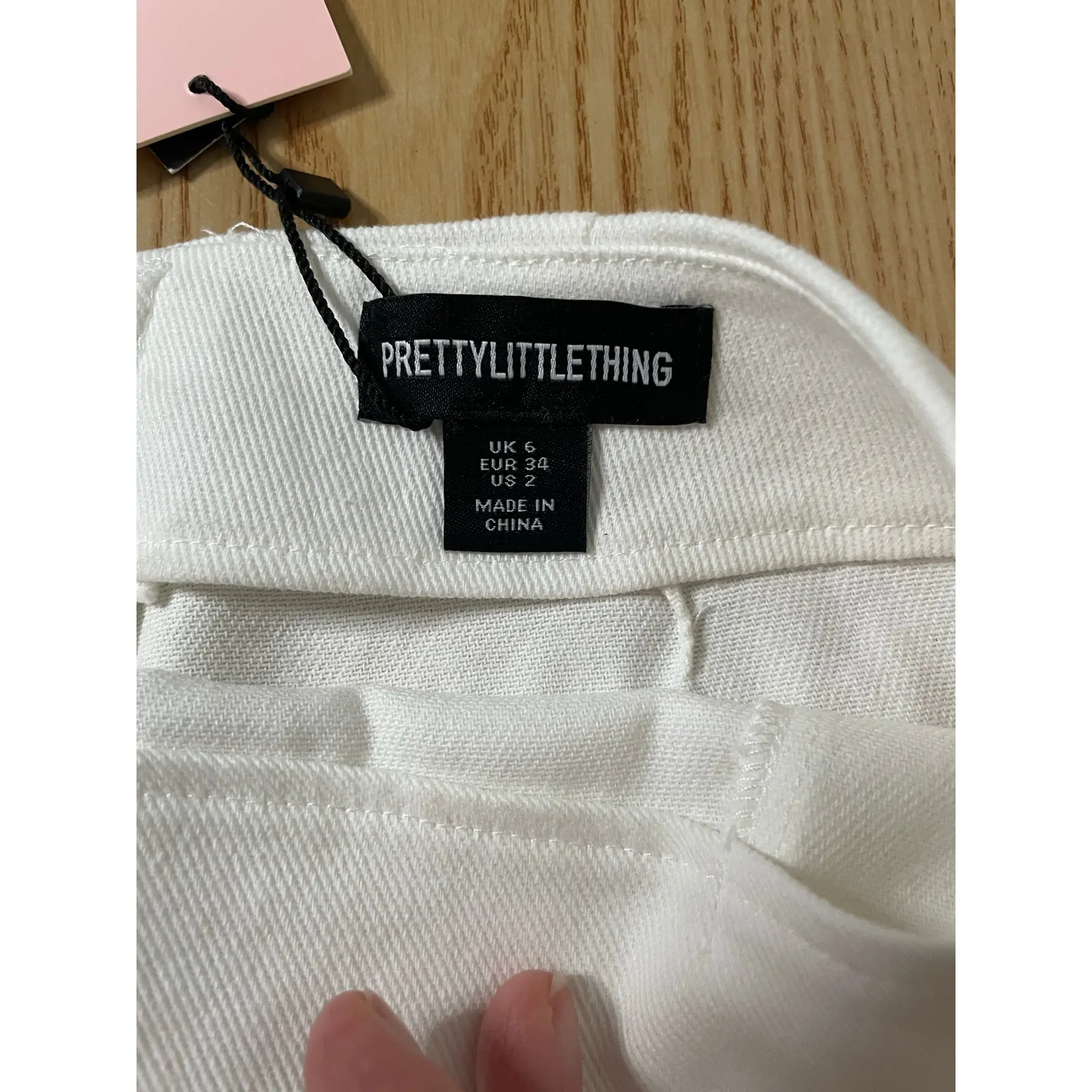 New Womens Prettylittlething Denim Skirt Feather Trim White size 2-4 Waist 14.5” - Image 3