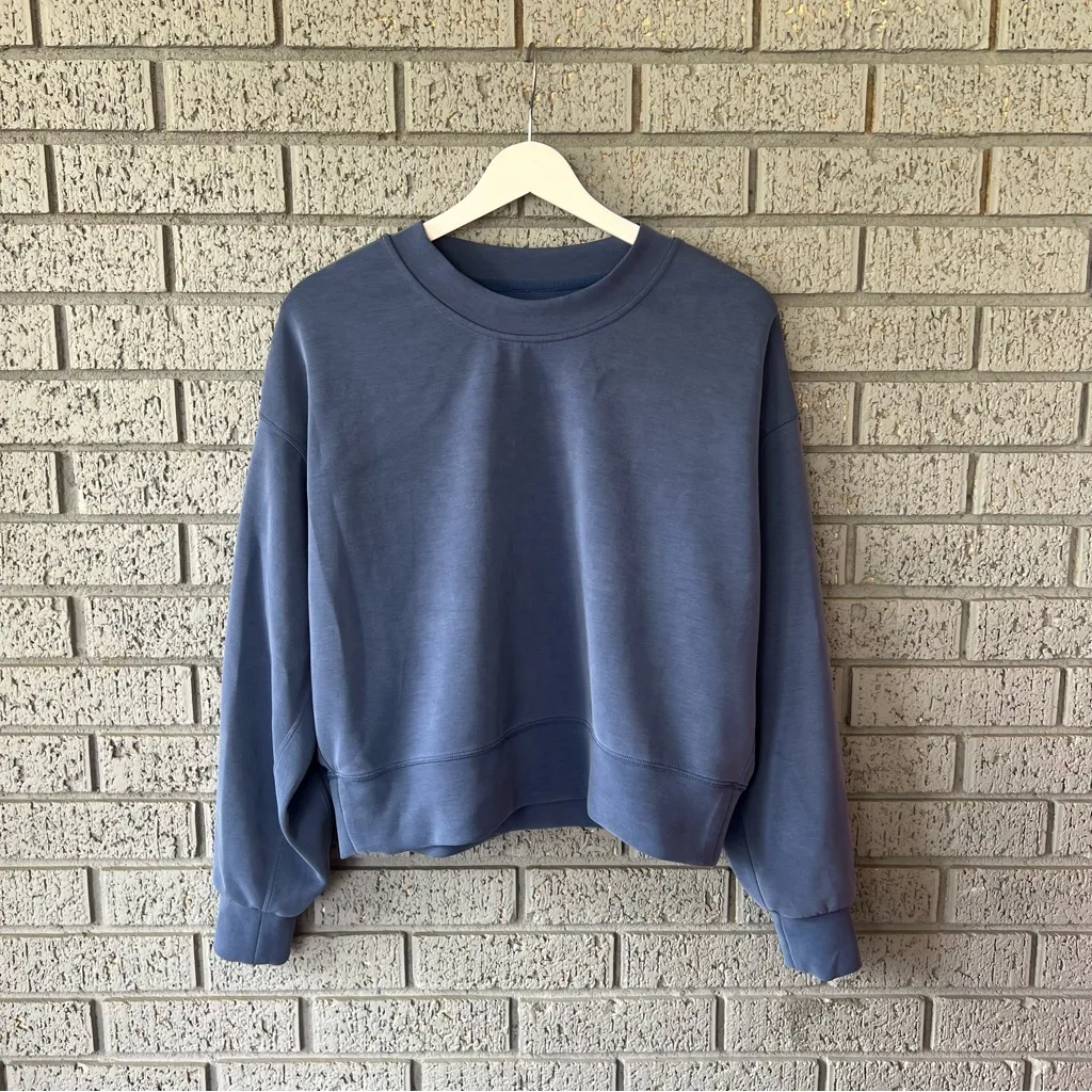 Lululemon  Softstreme Perfectly Oversized Cropped Crew Pitch Blue Size 4 - Image 5