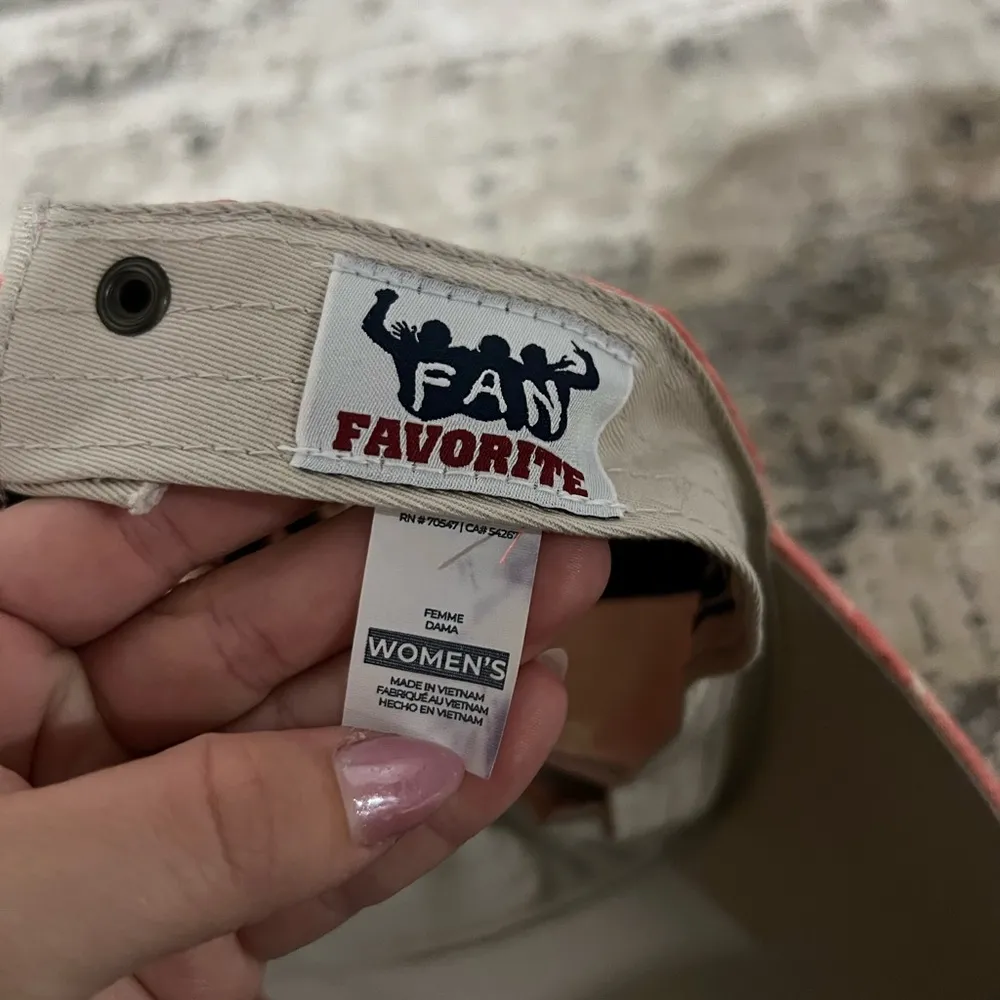 Fan Favorite New York Yankees Pink Camo Baseball Cap - Image 5