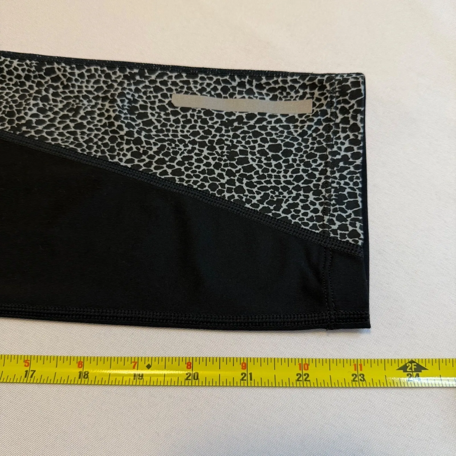 Nike Dri FIT Women's Black Running Crops Leopard Print Athletic‎ Leggings M # - Image 10